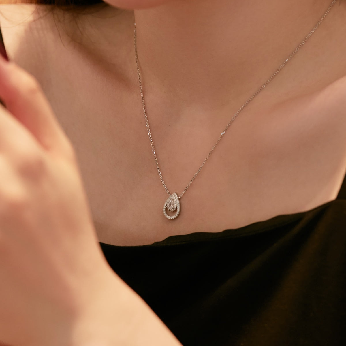 [AuraEcho]Sparkling Pear Cut Necklace