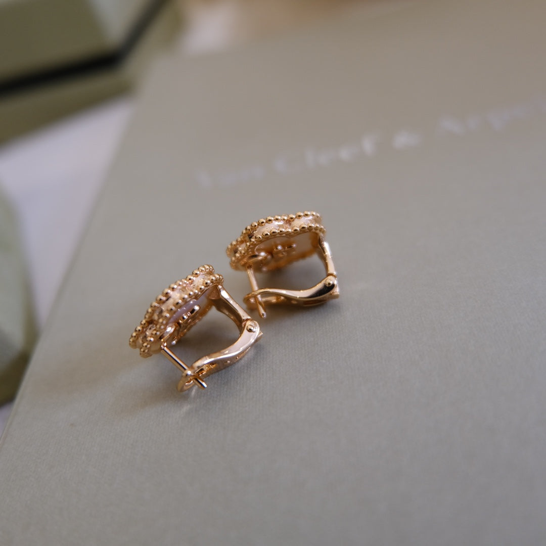 [AuraEcho]LUCKY PINK GOLD WHITE MOP EARRINGS