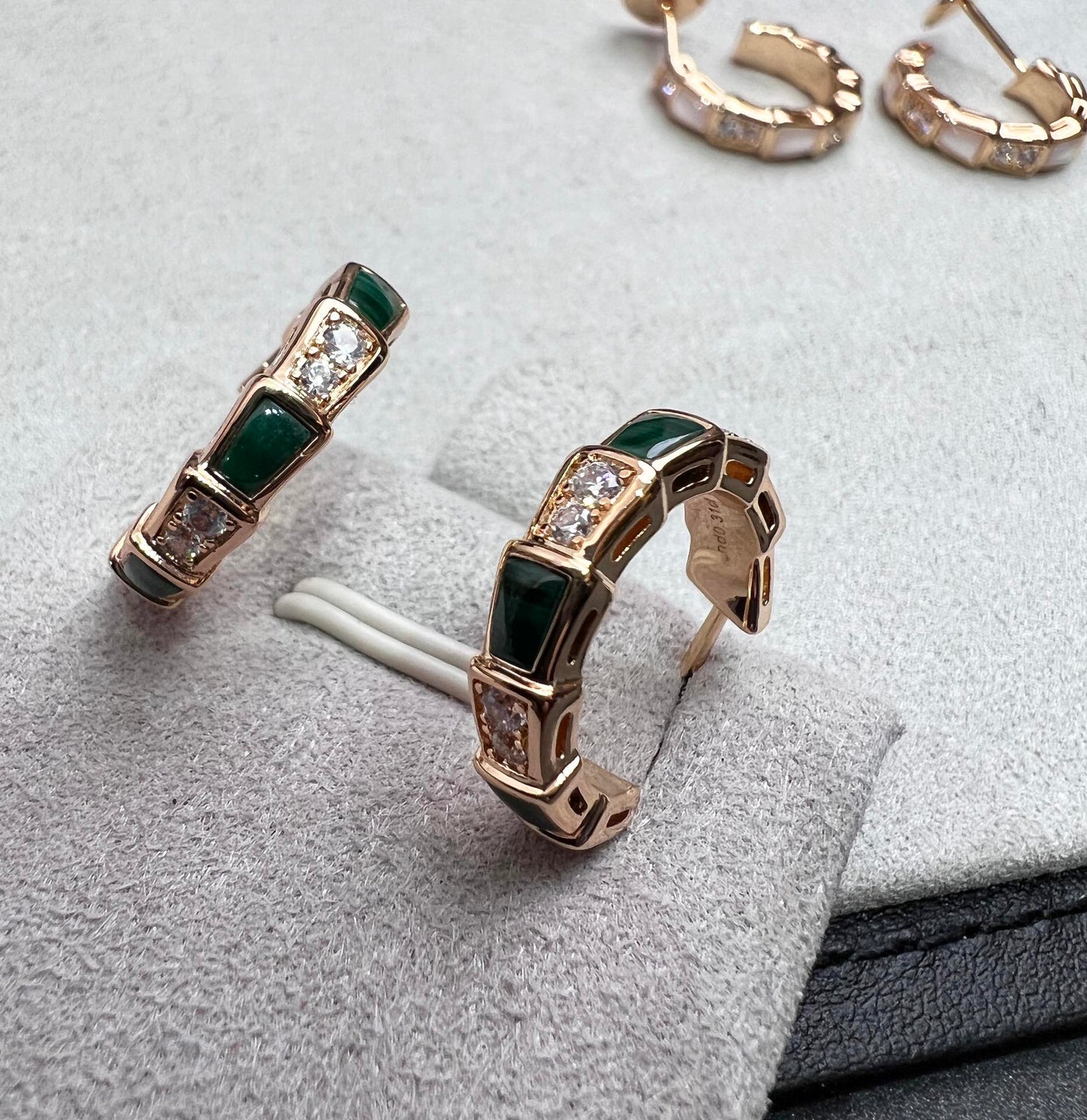 [AuraEcho]SERPENTI MALACHITE PINK GOLD EARRINGS