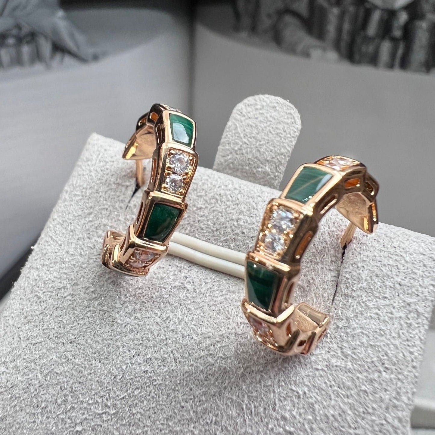 [AuraEcho]SERPENTI MALACHITE PINK GOLD EARRINGS