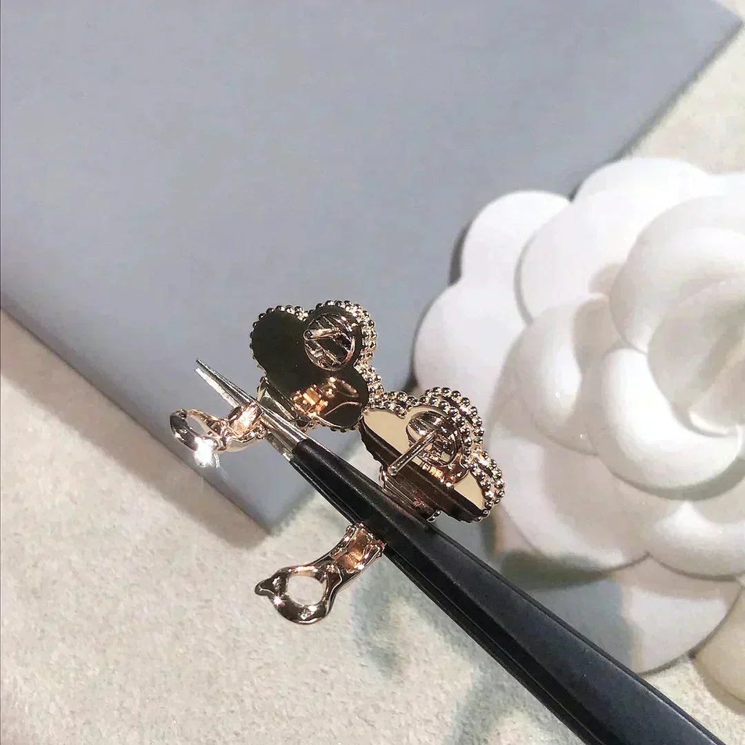 [AuraEcho]CLOVER MEDIUM 1 MOTIFS  PINK MOP DIAMOND EARRINGS