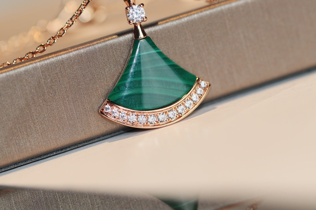 [AuraEcho]DREAM NECKLACE MALACHITE DIAMOND