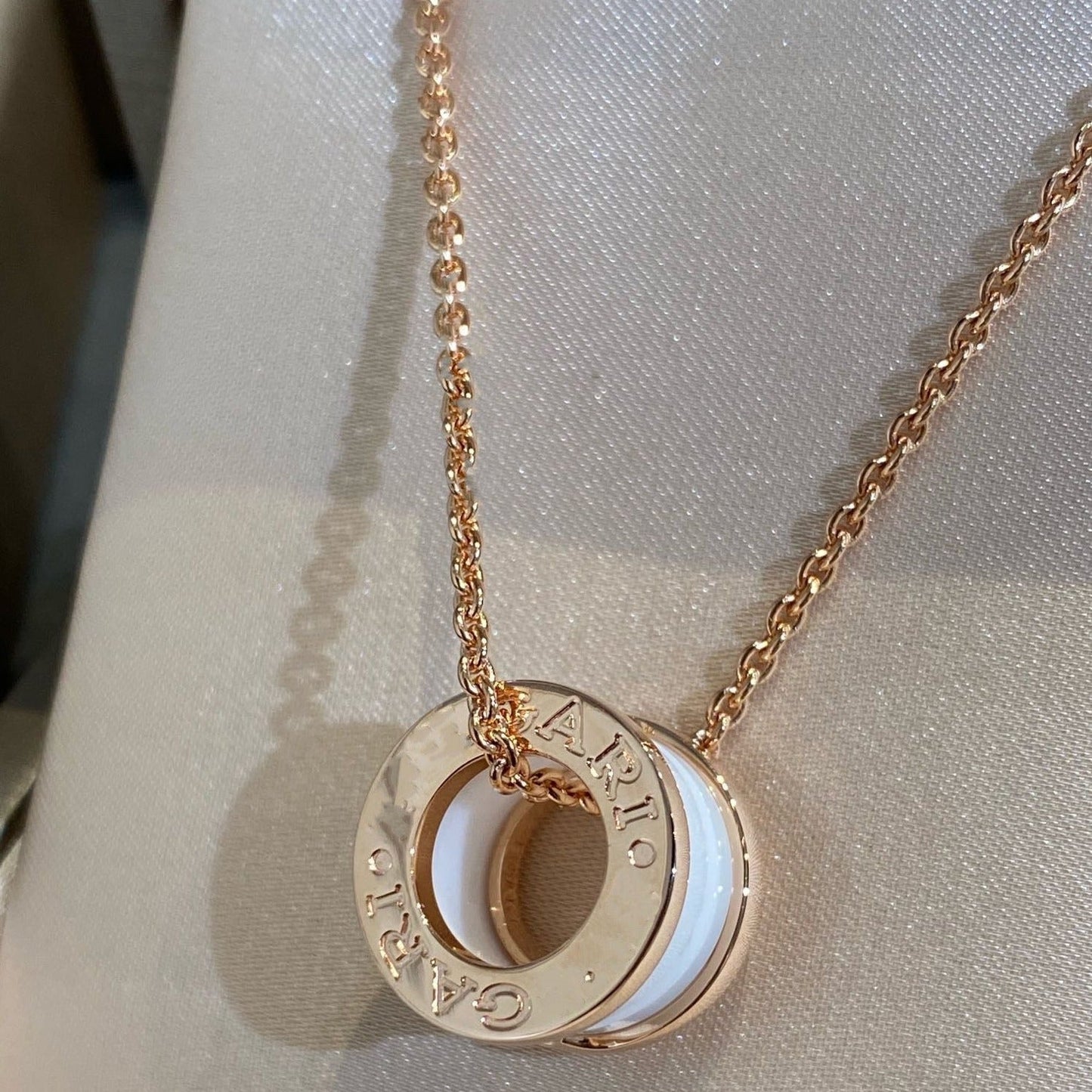 [AuraEcho]ZERO 1 WHITE CERAMIC PINK GOLD NECKLACE