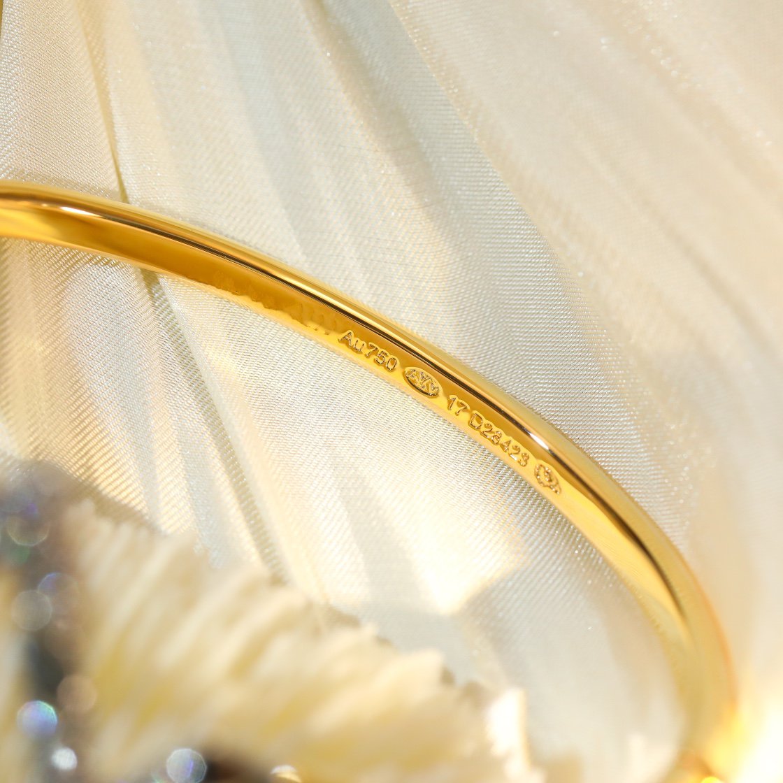 [AuraEcho]VOLTE UPSITE DOWN GOLD DIAMOND BRACELET