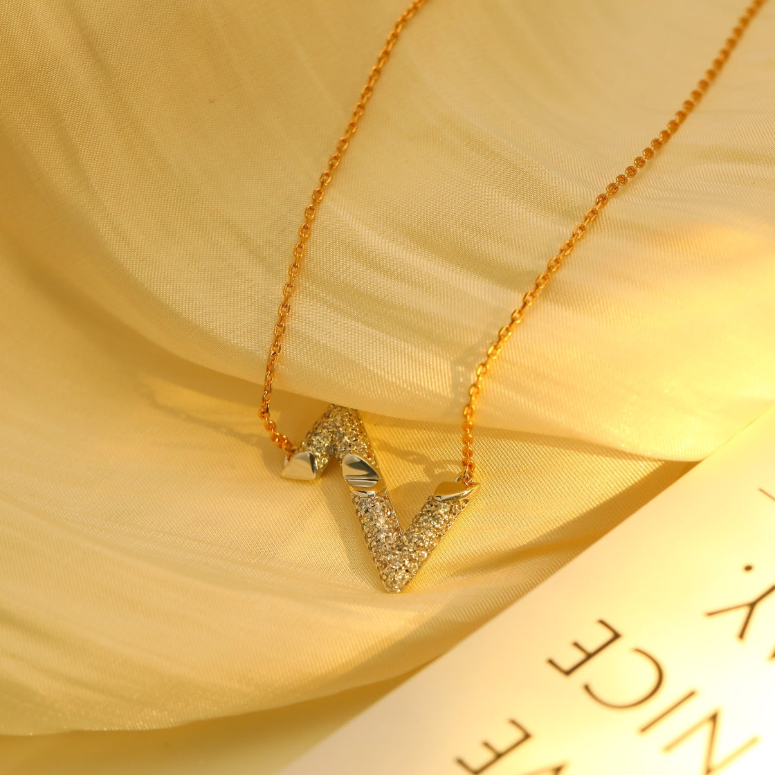 [AuraEcho]VOLT SILVER DIAMOND PEDANT NECKLACE
