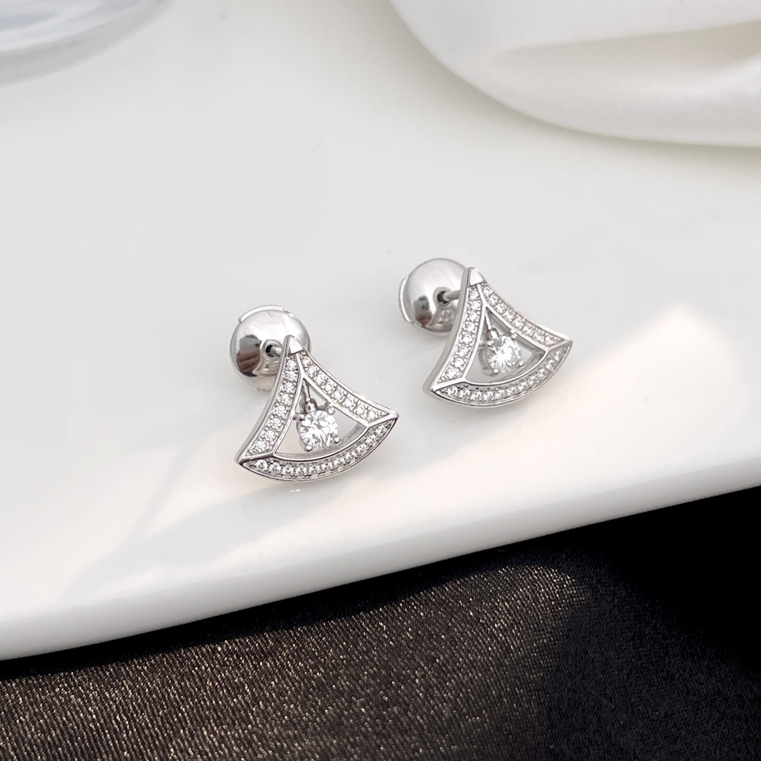 [AuraEcho]DREAM MINI DIAMOND STUD EARRINGS