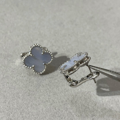 [AuraEcho]CLOVER CHALCEDONY SILVER STUD EARRINGS