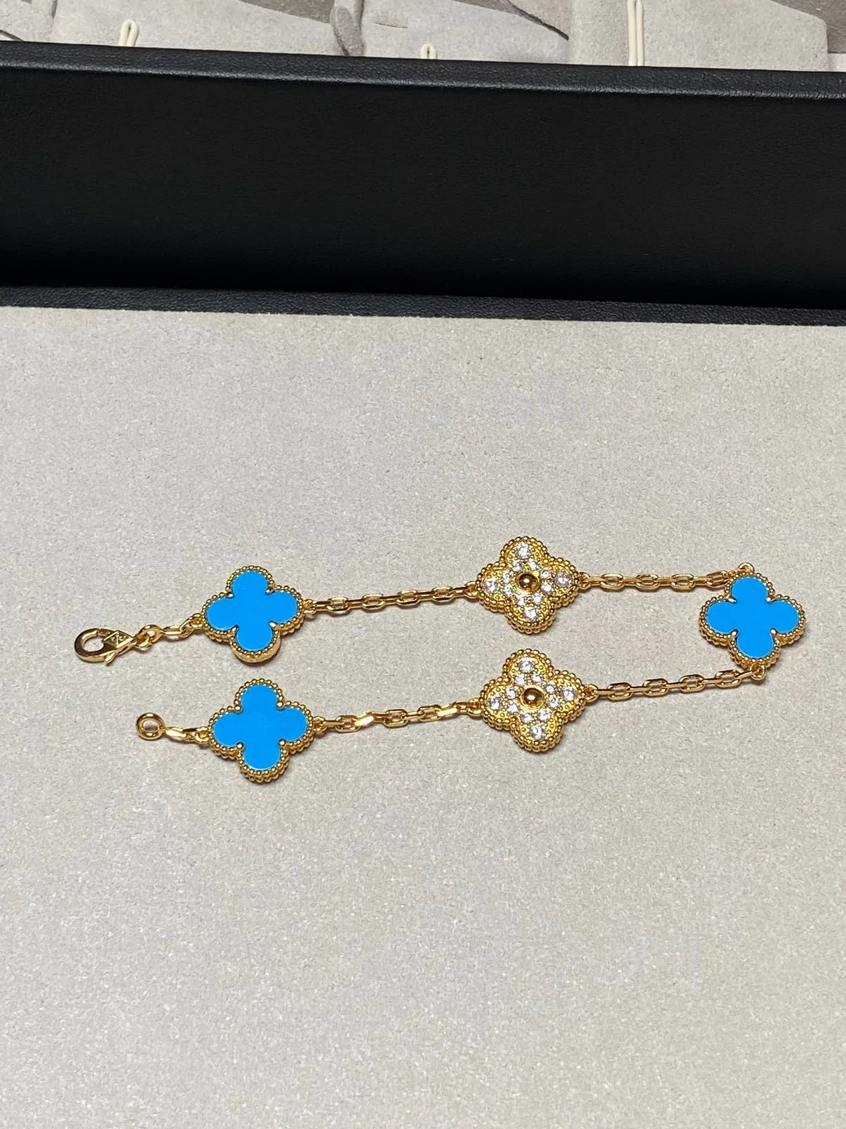 [AuraEcho] CLOVER 5 MOTIF BLUE AGATE BRACELET COLLECTION