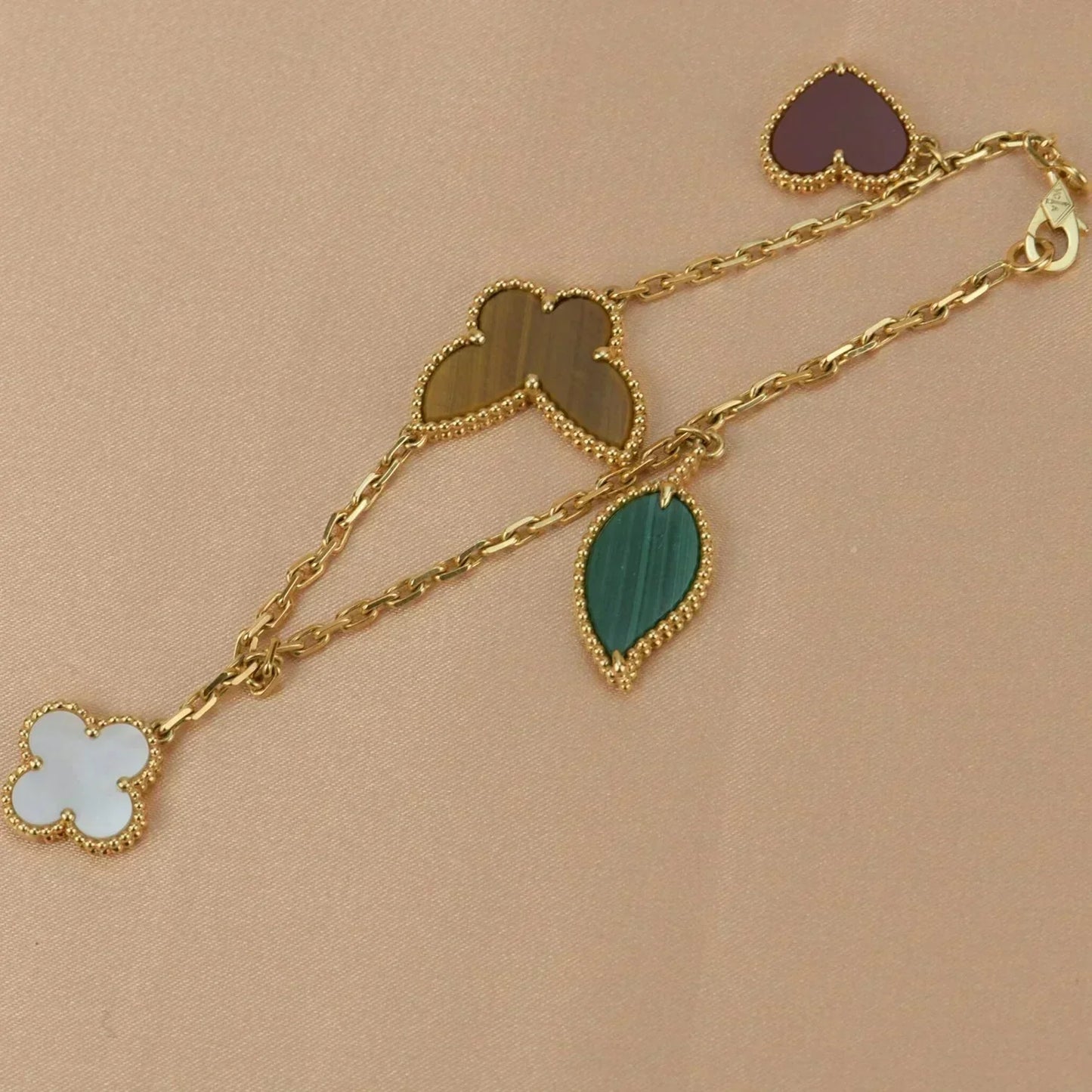 [AuraEcho]LUCKY SPRING 5 MOTIF GOLD BRACELET