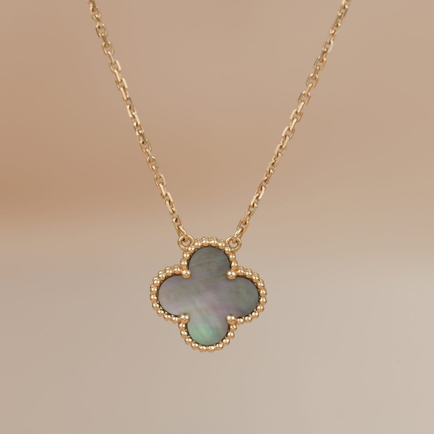 [AuraEcho]CLOVER 15MM  GRAY MOTHER OF PEARL NECKLACE