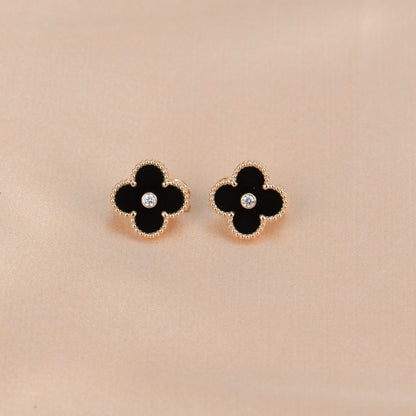 [AuraEcho]CLOVER MEDIUM 1 MOTIFS ONYX DIAMOND EARRINGS