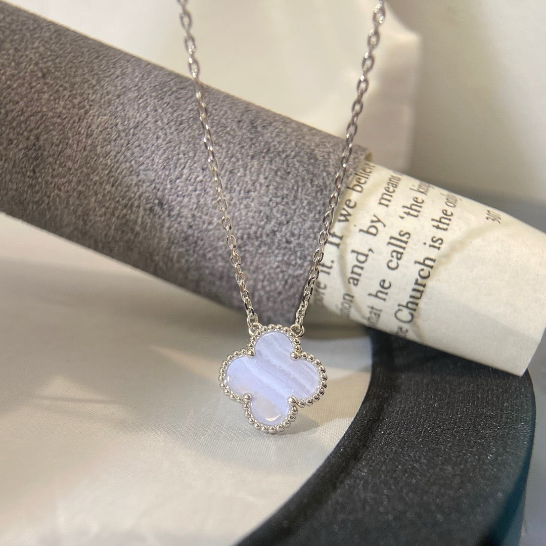 [AuraEcho]CLOVER 15MM BLUE CHALCEDONY NECKLACE SILVER