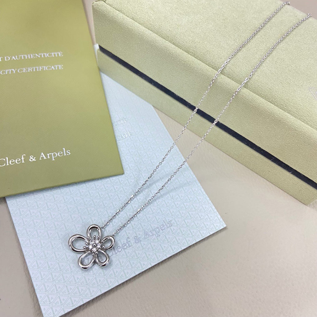 [AuraEcho]FLOWERLACE NECKLACE 5 DIAMONDS